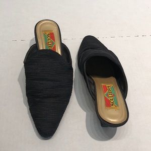 Black Pumps Size 7 Souliers  Black